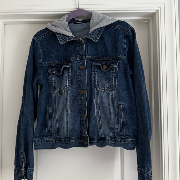 Doe & Rae Women’s Washed Denim Jacket With Hood Size Small Jean Jacket - Picture 8 of 14